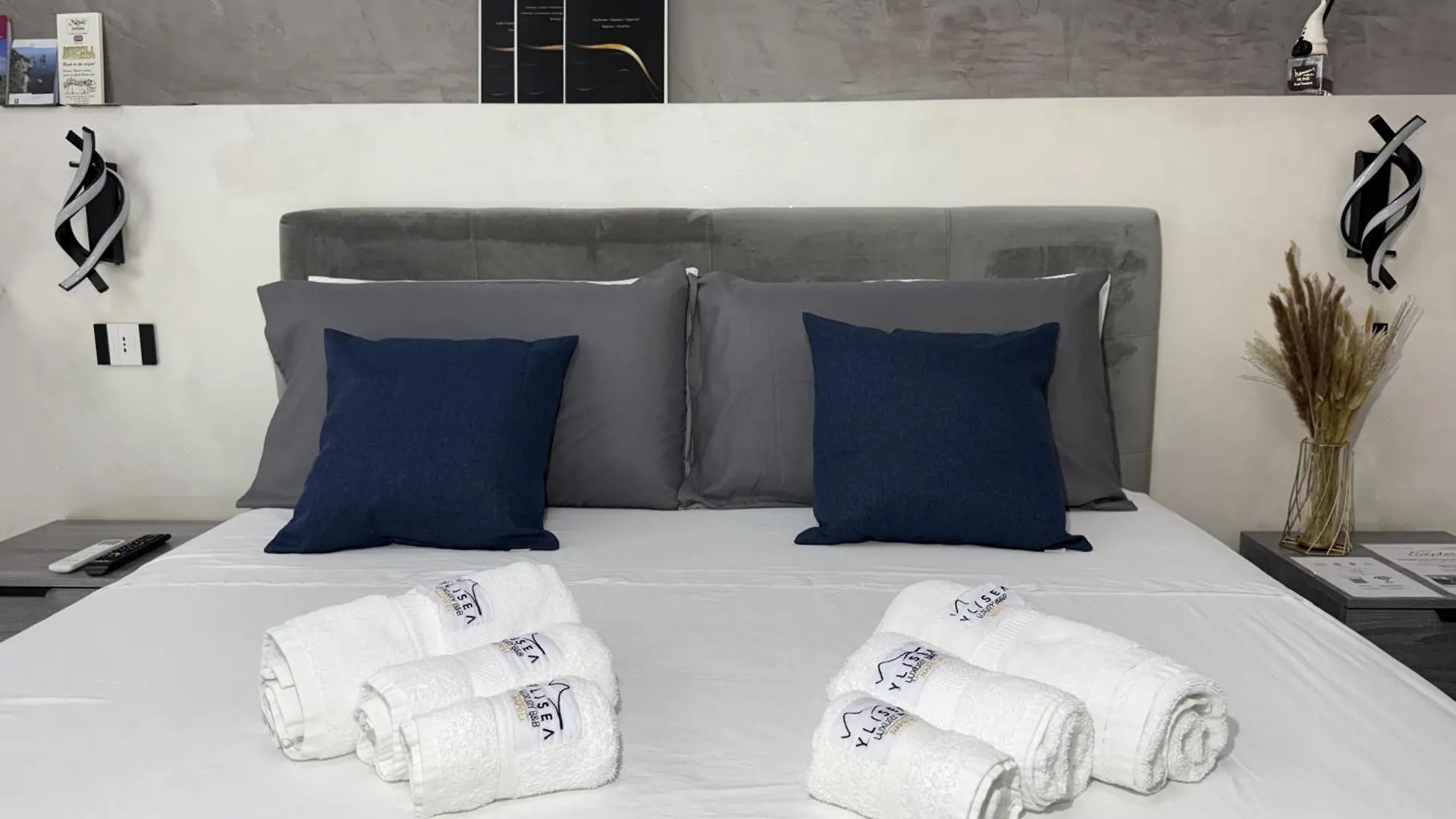 Ylisea Luxury B&B Naples 0*,  Italy